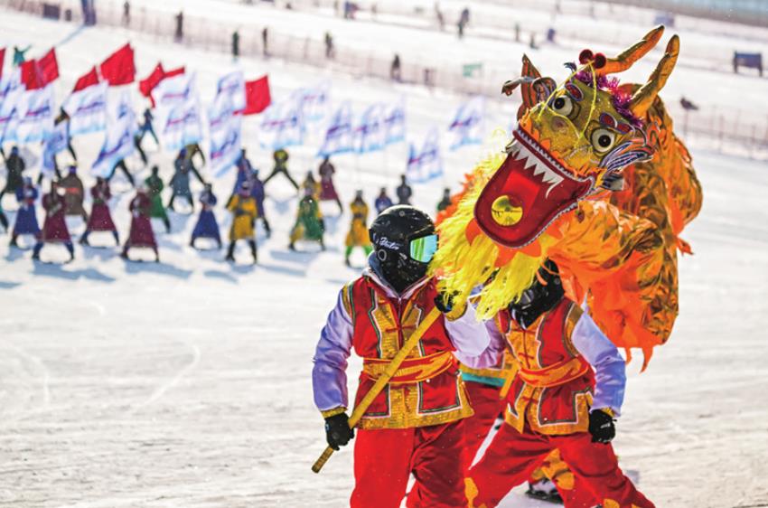 3cc0cb41-fc57-4972-8bf2-bbec8a9716c6.jpg 民族轮播踏冰逐雪 相约草原 来内蒙古畅享冰.jpg