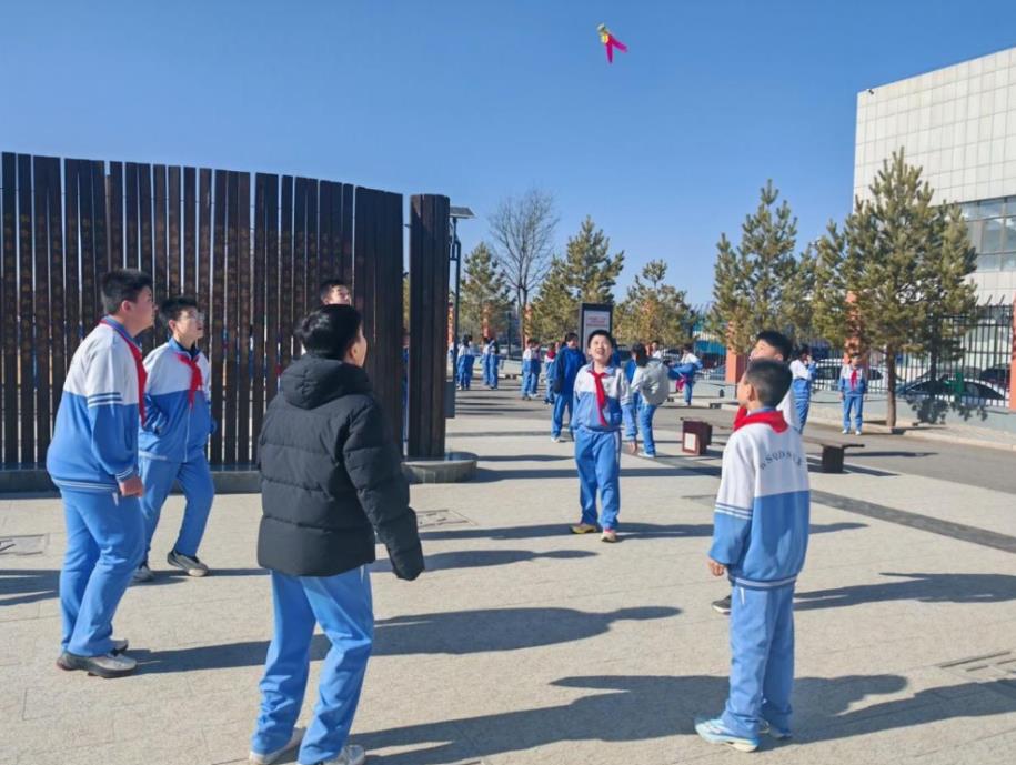 民族轮播每天两小时 乌审旗孩子们的校.jpg